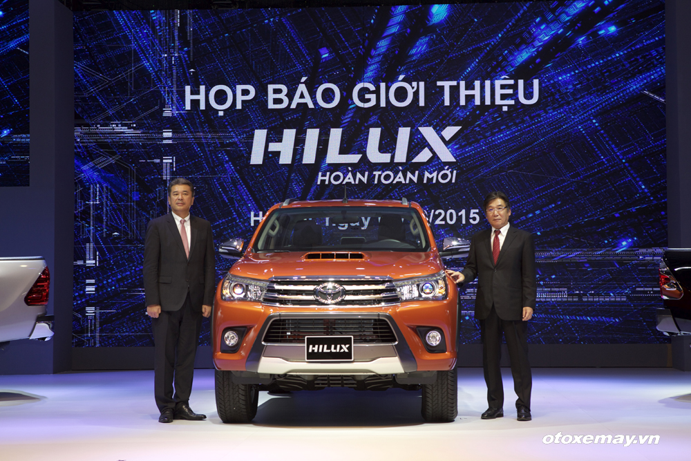 Toyota Hilux 2016 được bán với giá từ 693 triệu đồng